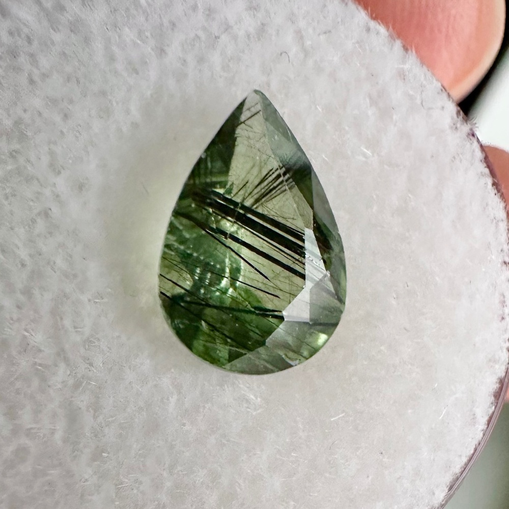 🔥 RARE PHENOMENON 2.15ct Rutilated Peridot Gemstone 🖤 Black Ludwigite Pear 💚